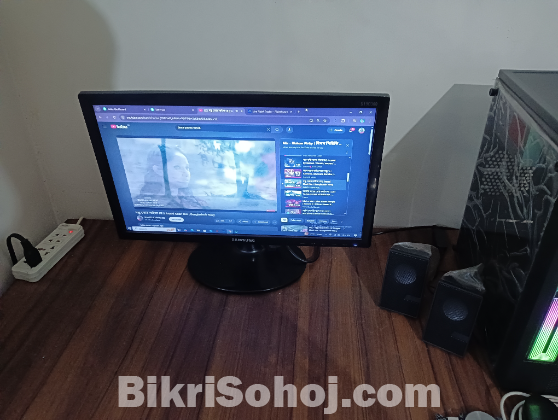 Core I5 2th Gen PC with Samsung monitor & Table
